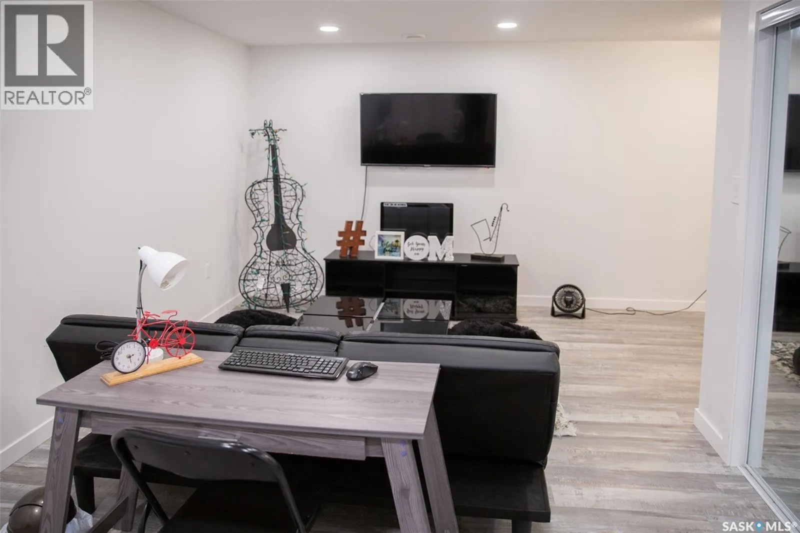 223 315 Hampton CIRCLE W