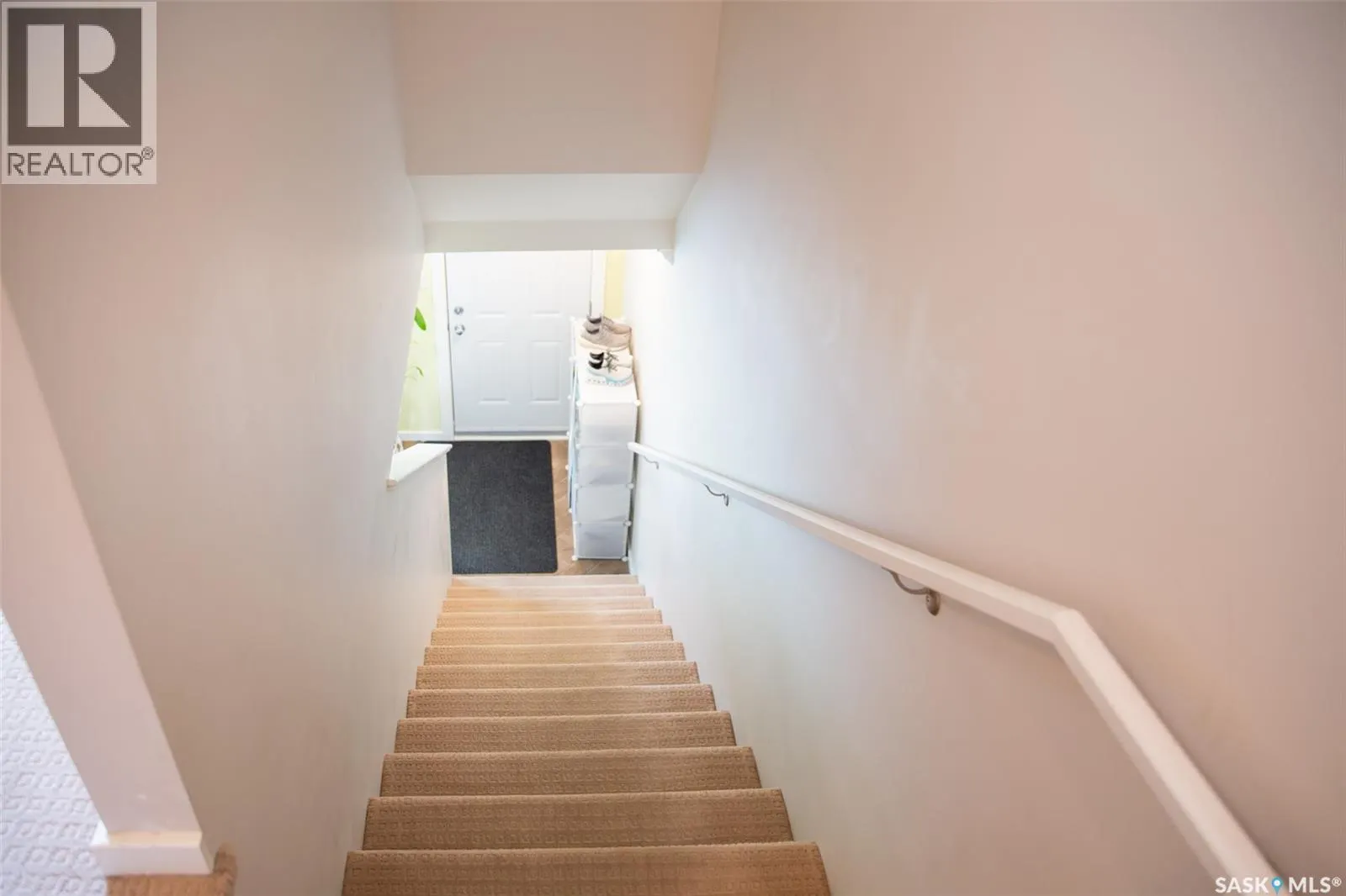 223 315 Hampton CIRCLE W