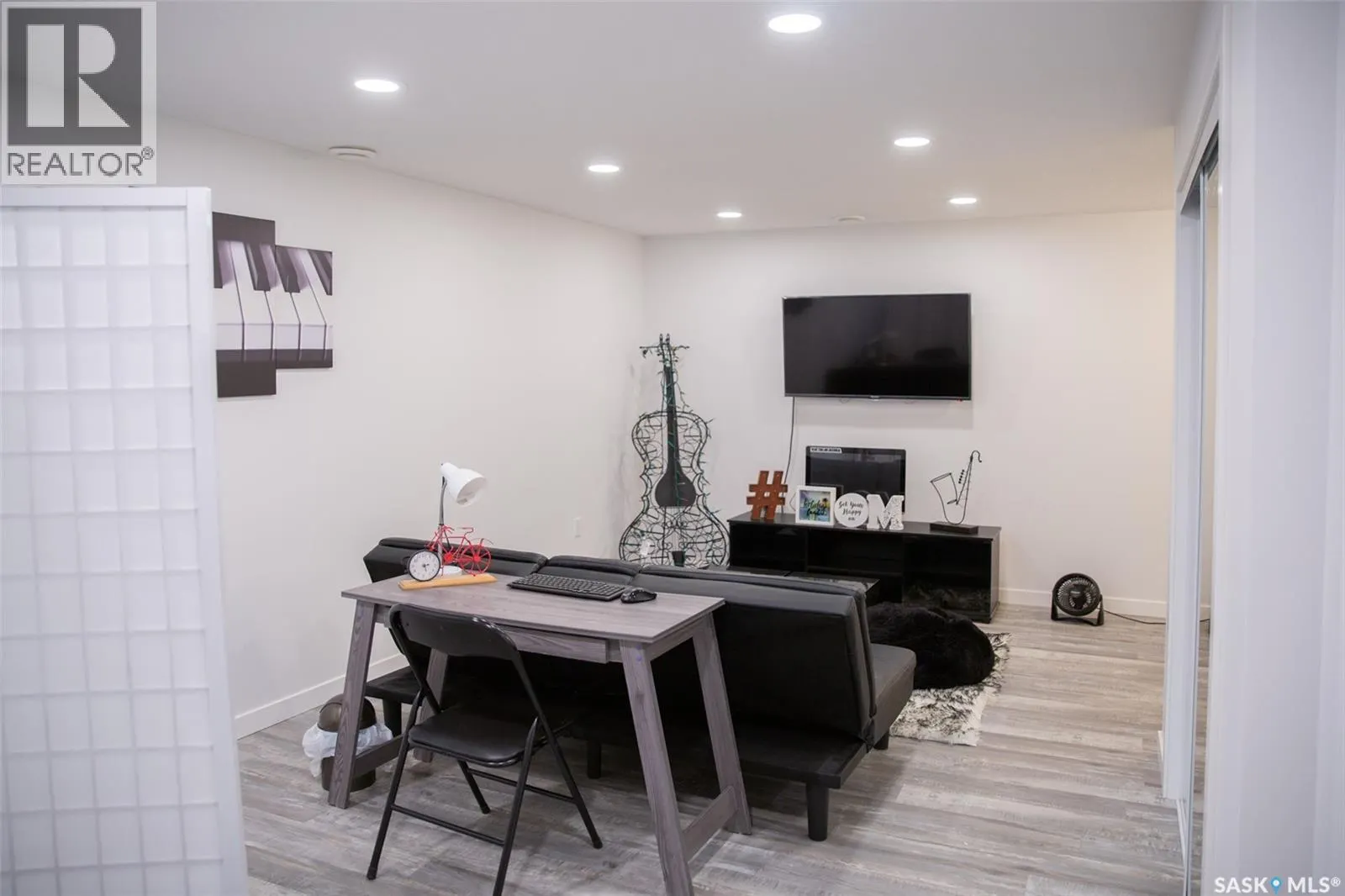 223 315 Hampton CIRCLE W