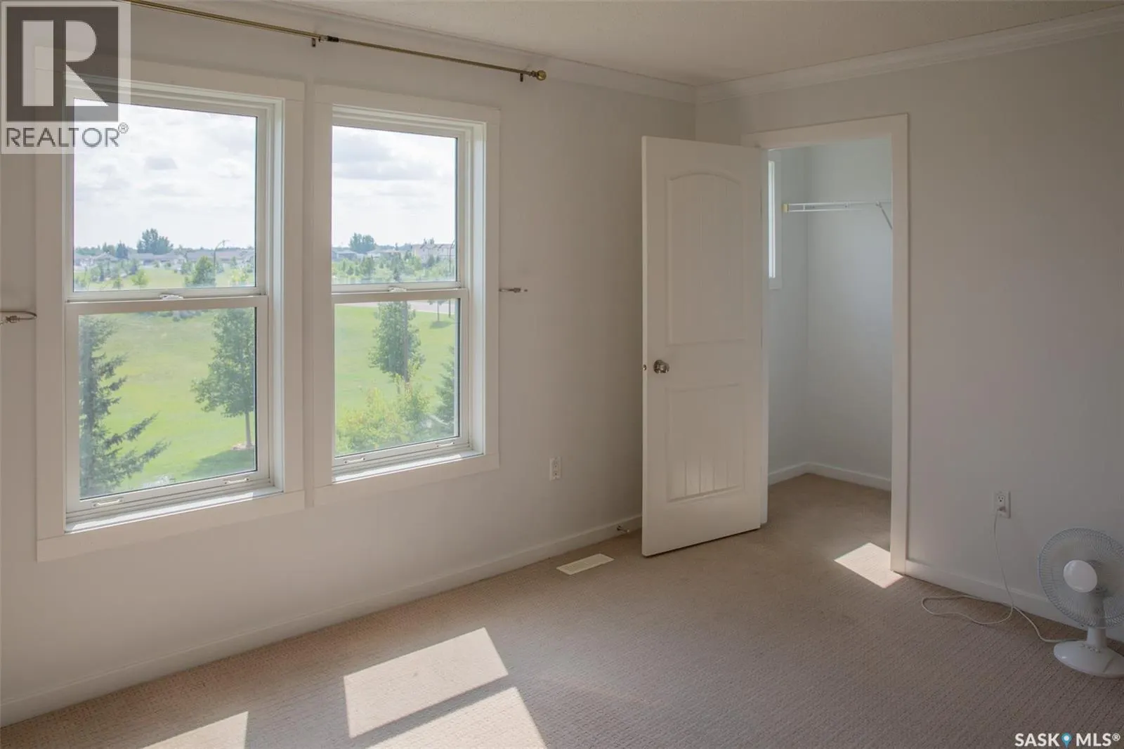 223 315 Hampton CIRCLE W