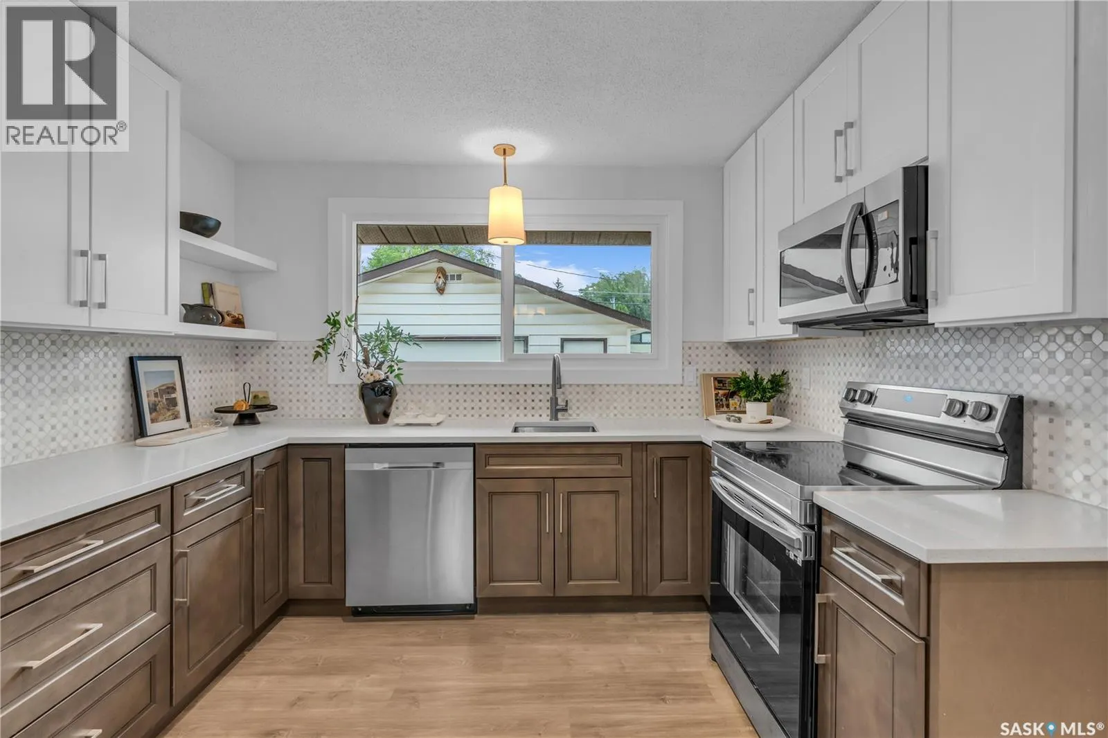 10 Macdonald CRESCENT