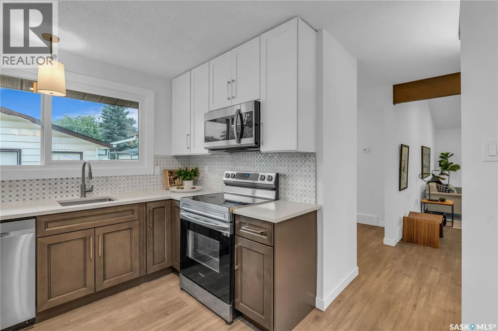 10 Macdonald CRESCENT