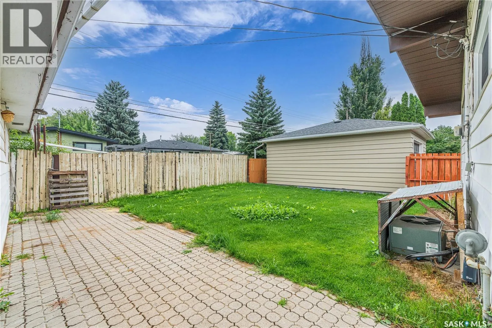 10 Macdonald CRESCENT