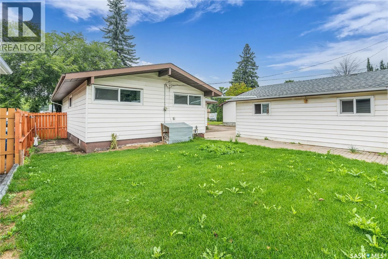 10 Macdonald CRESCENT