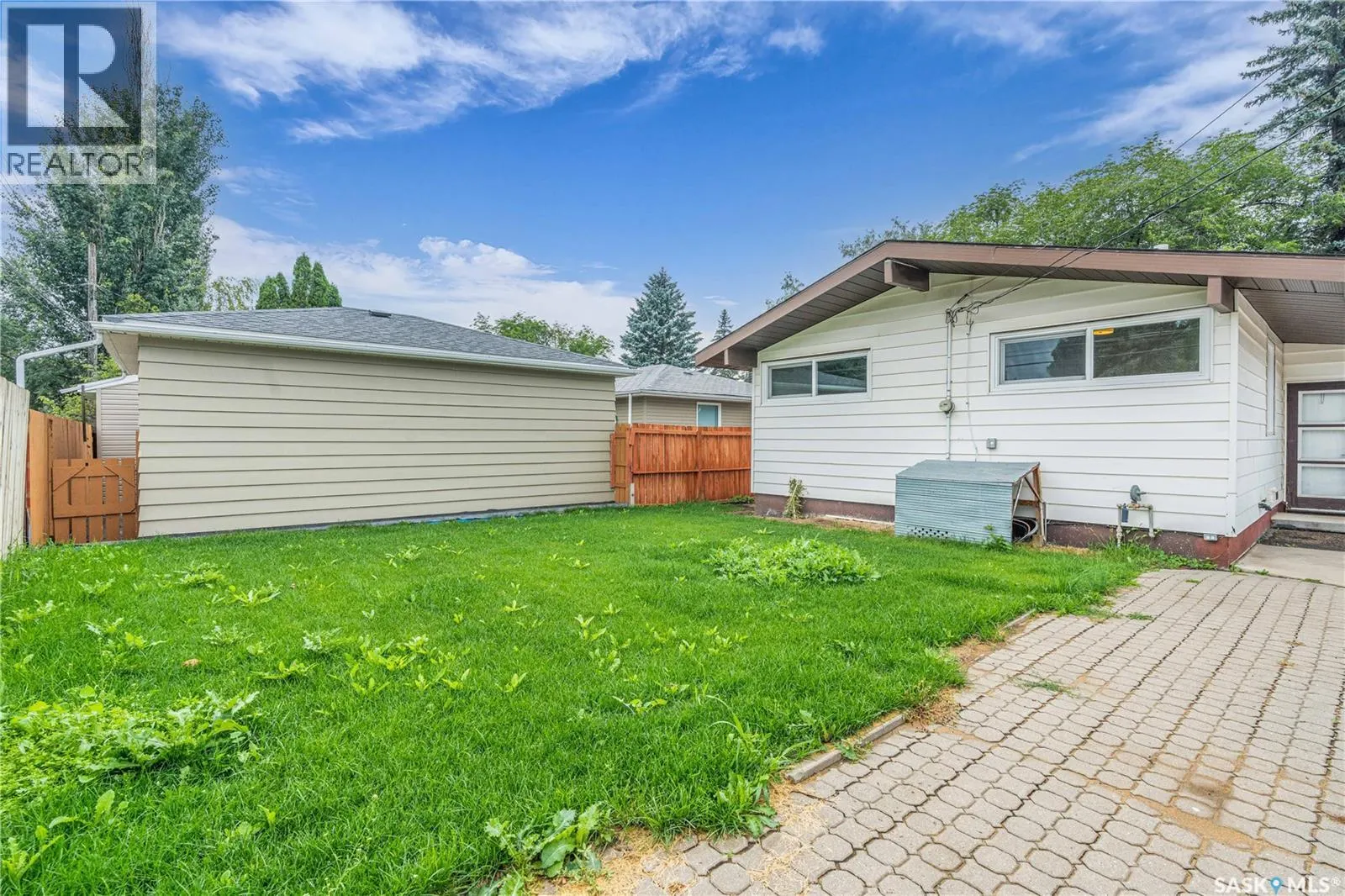 10 Macdonald CRESCENT
