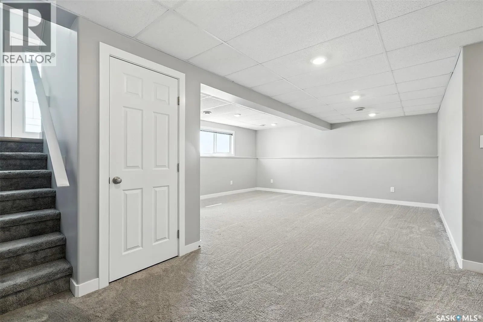 220 Reddekopp LANE