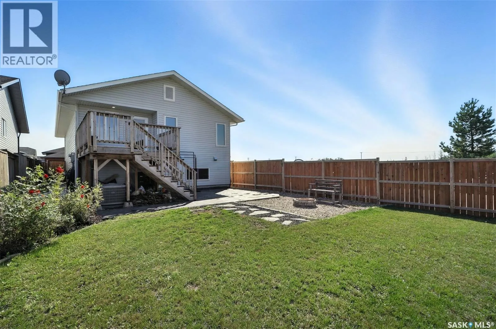 220 Reddekopp LANE