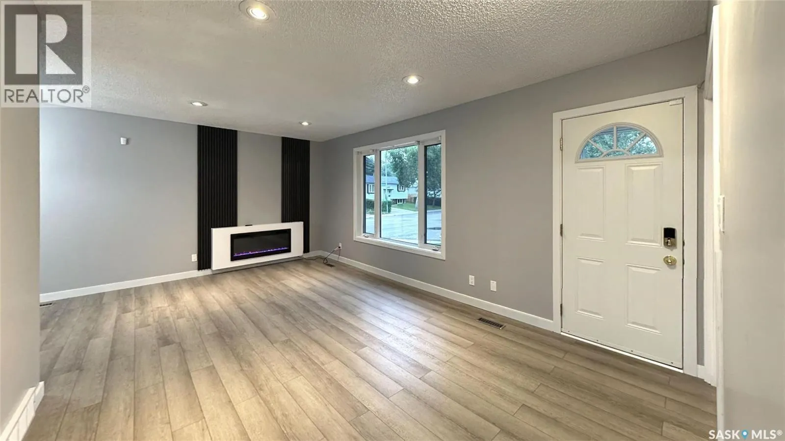 201 Haviland CRESCENT