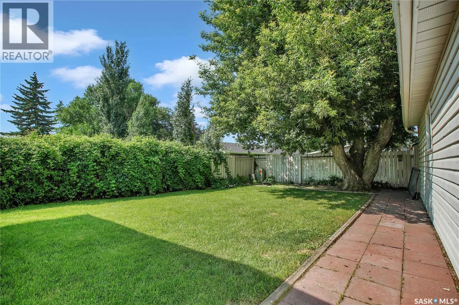26 Columbia DRIVE