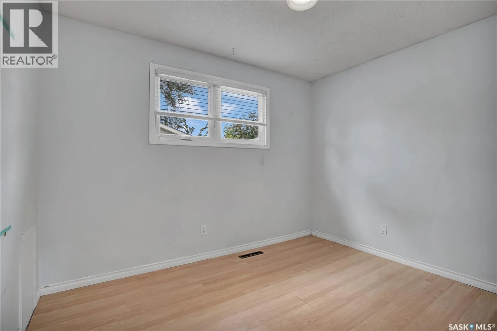 26 Columbia DRIVE