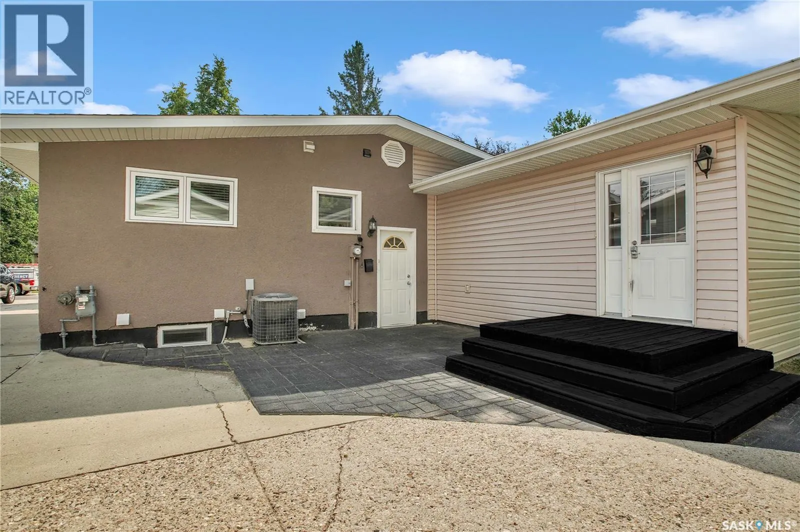 26 Columbia DRIVE
