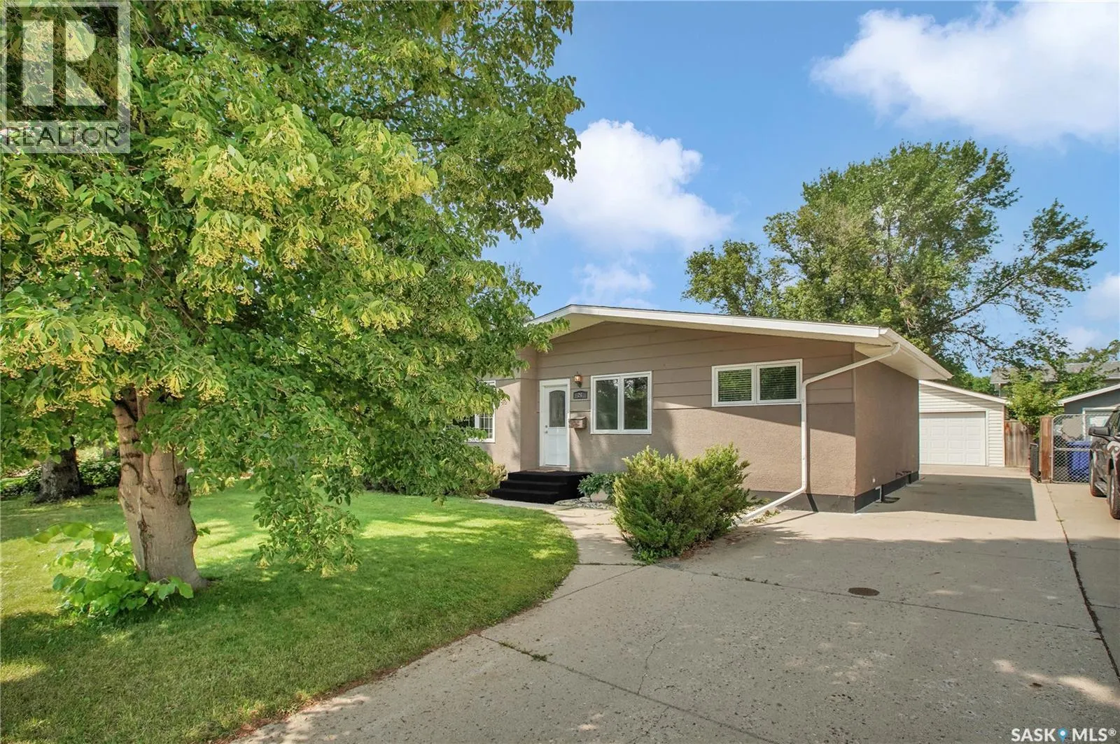 26 Columbia DRIVE