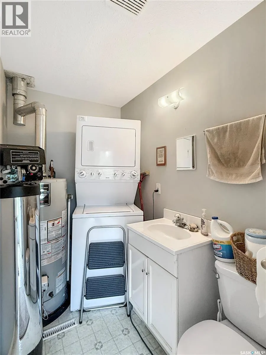 28 Andrews AVENUE