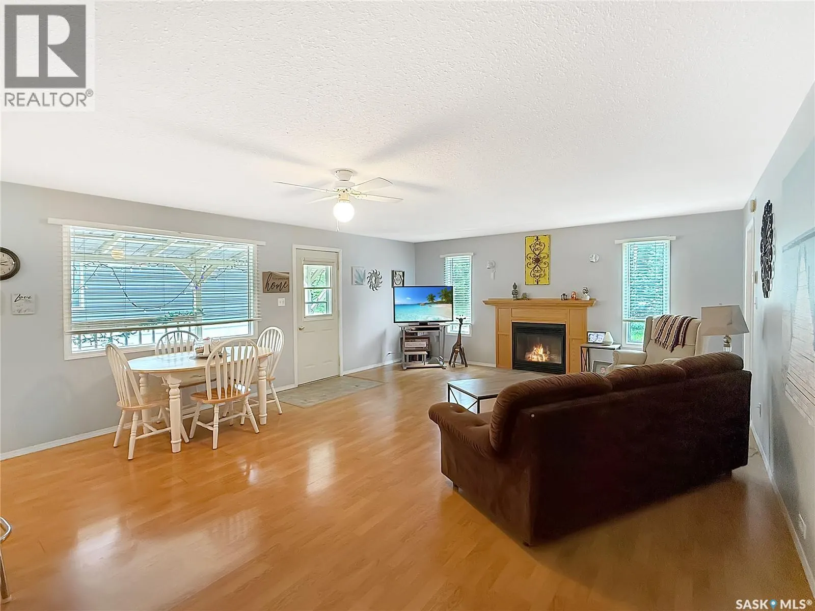 28 Andrews AVENUE