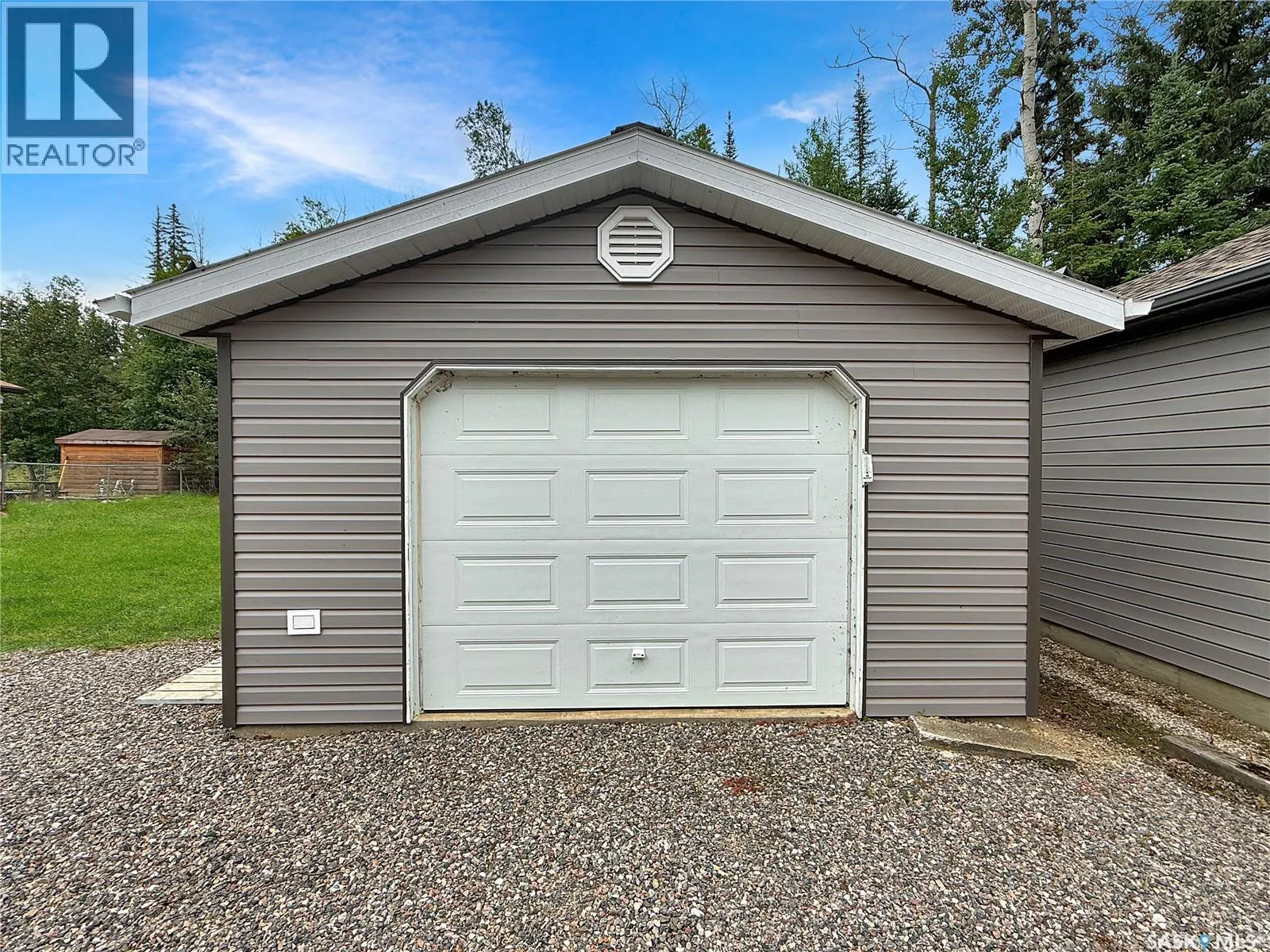 28 Andrews AVENUE