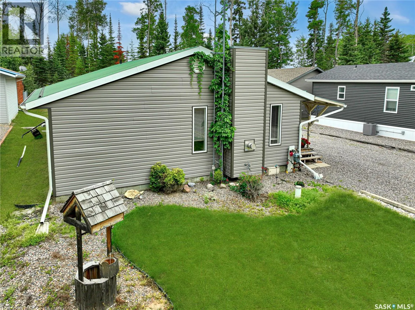 28 Andrews AVENUE