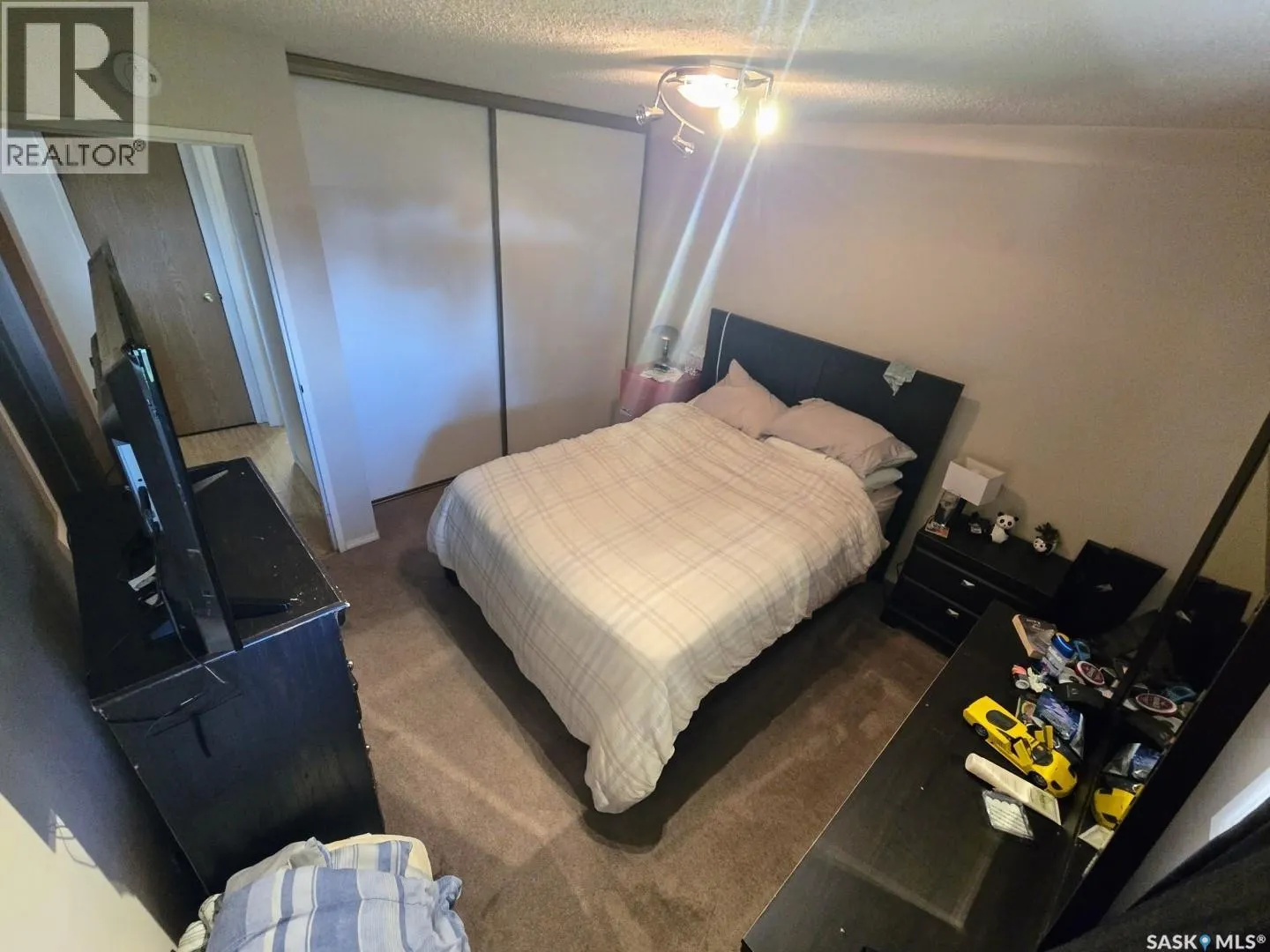 1635 425 115th STREET E