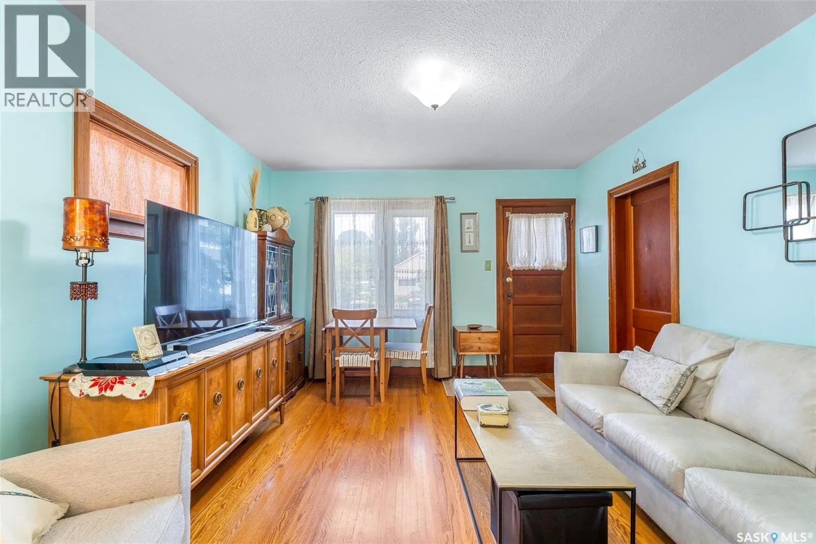 331 11th STREET E