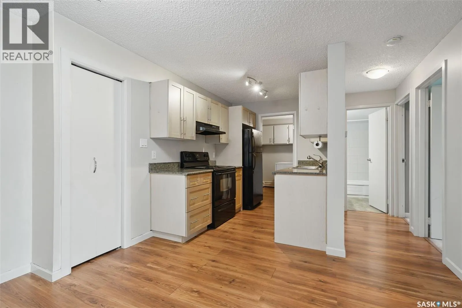 401 333 Silverwood ROAD