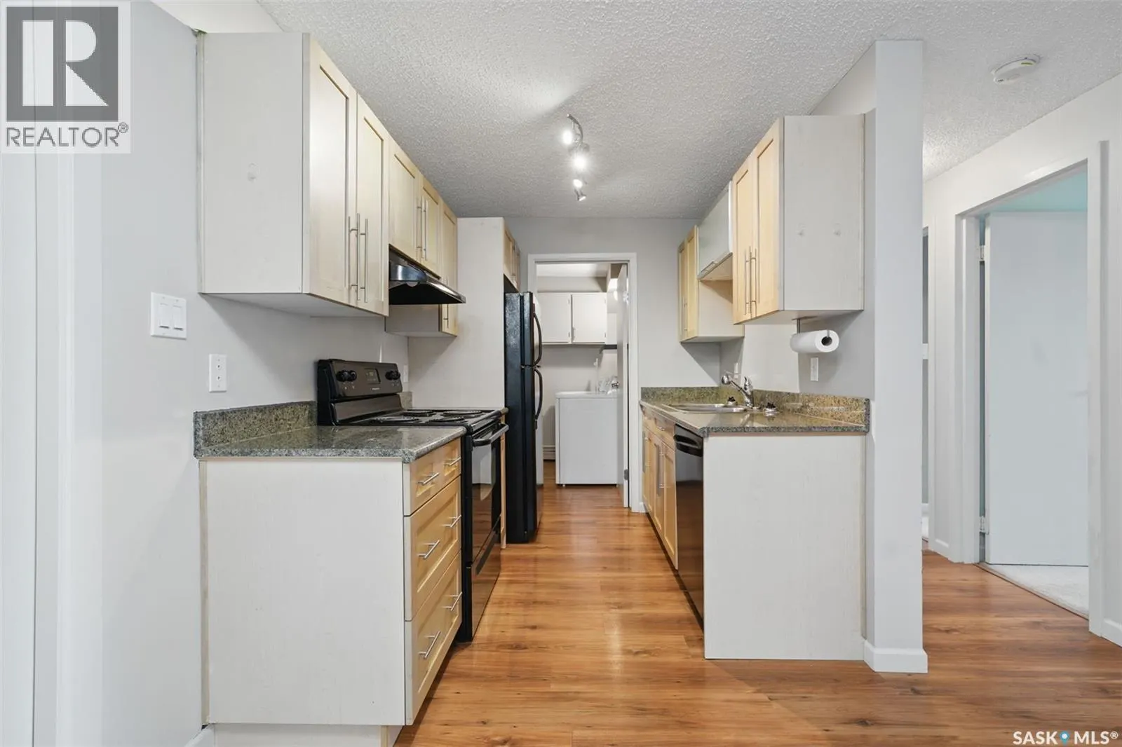 401 333 Silverwood ROAD