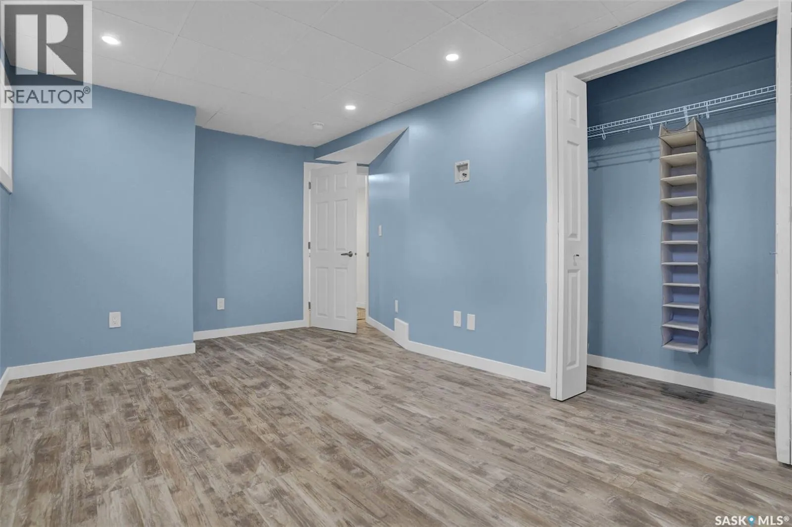 586 Rink AVENUE