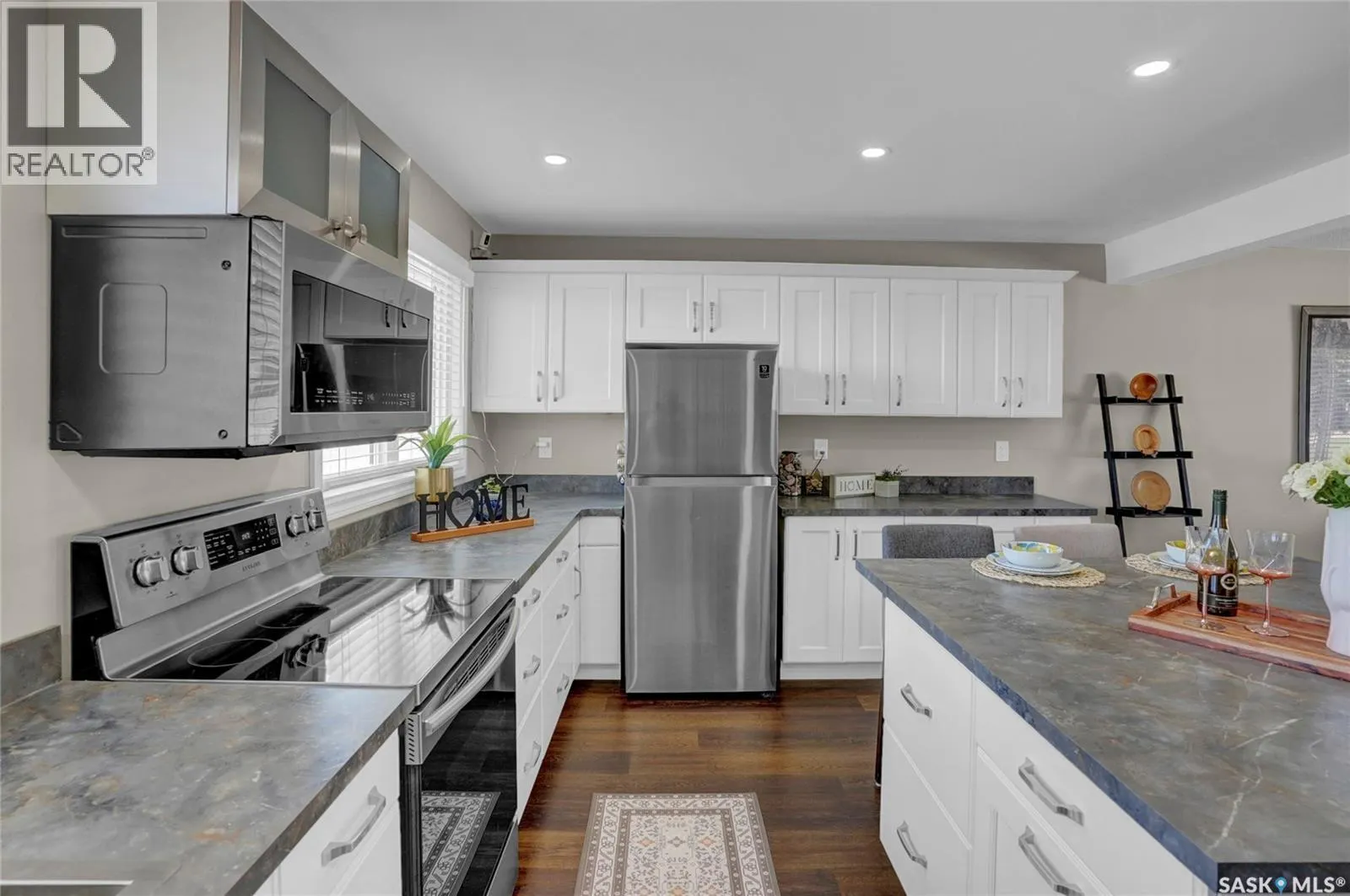 1311 Athabasca STREET W