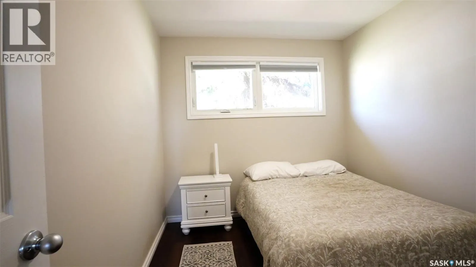 1311 Athabasca STREET W