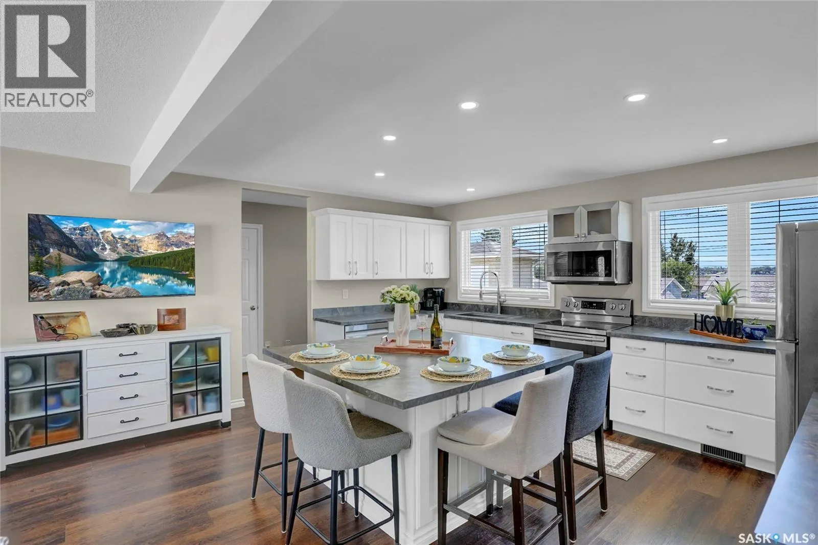 1311 Athabasca STREET W