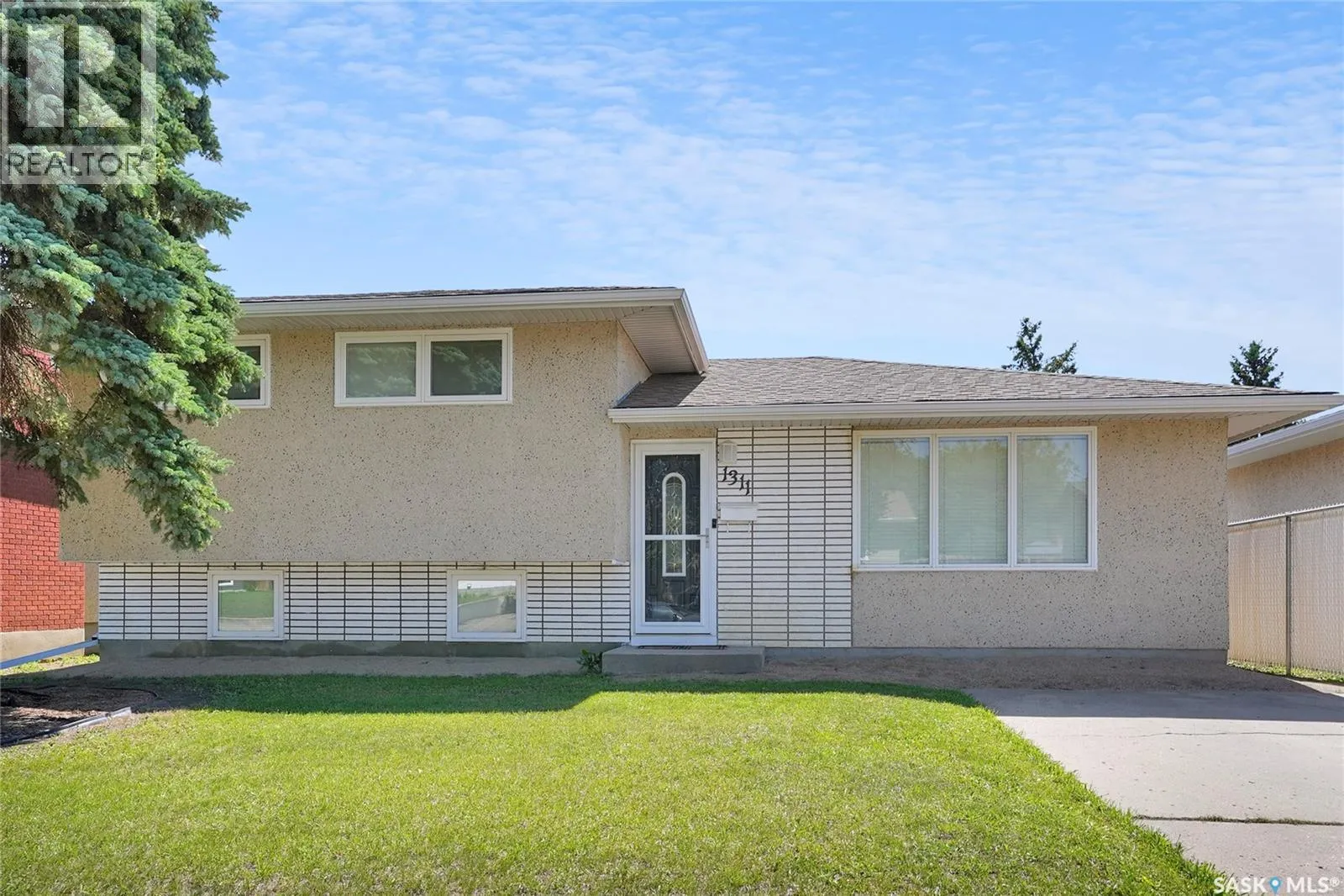 1311 Athabasca STREET W
