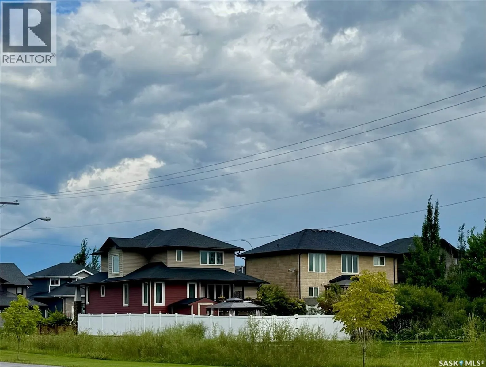 230 Kinsmen CRESCENT