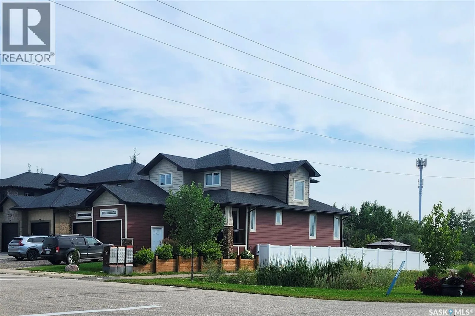 230 Kinsmen CRESCENT