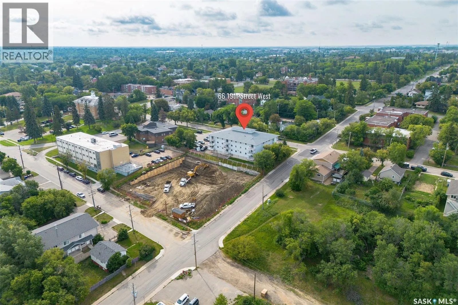 306 66 19th STREET W