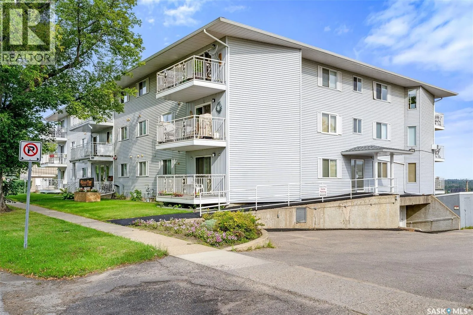306 66 19th STREET W