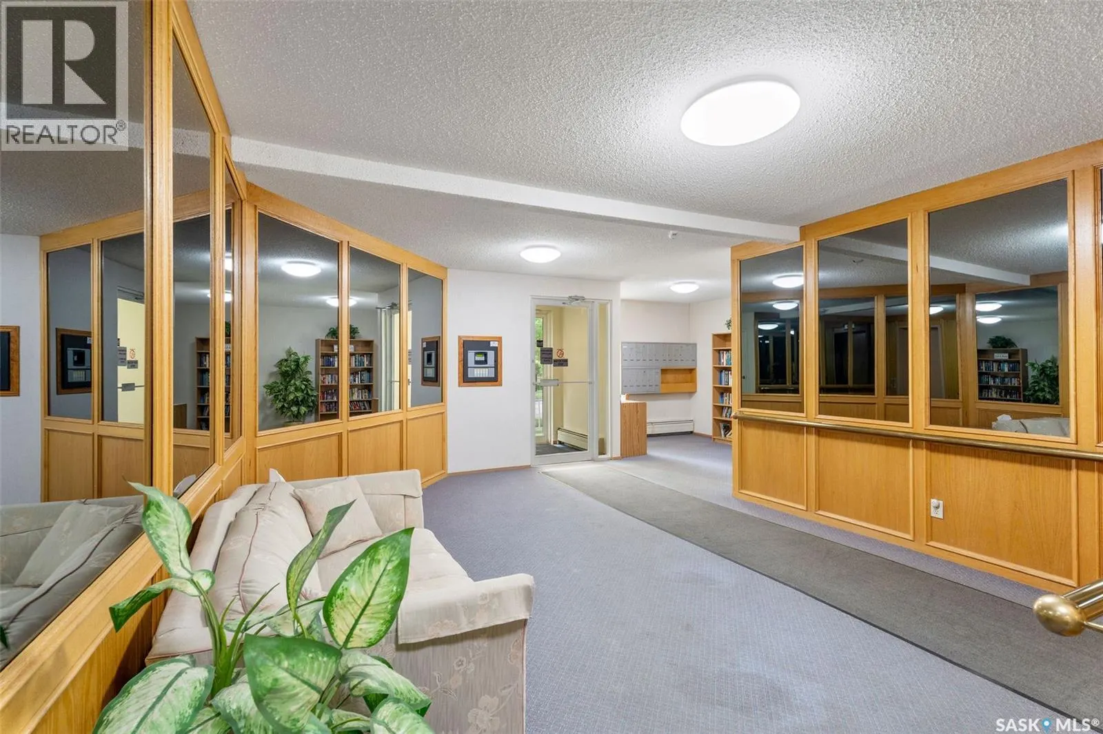 306 66 19th STREET W