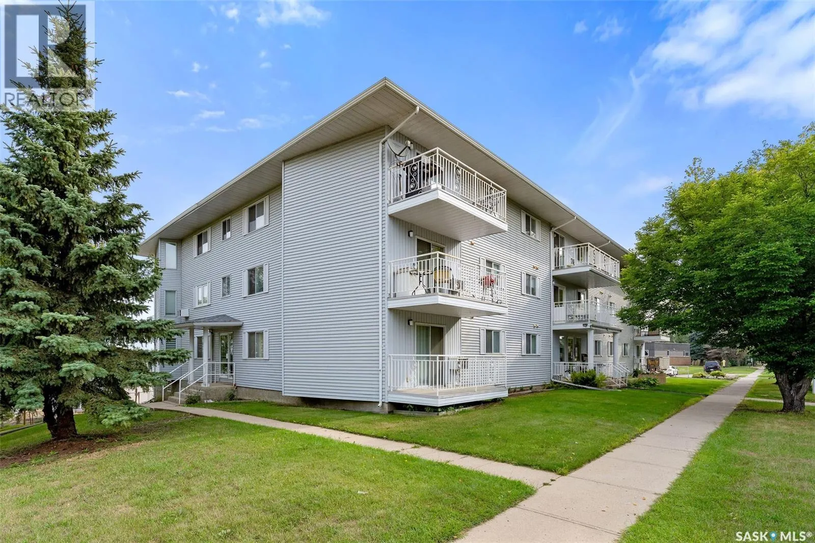 306 66 19th STREET W