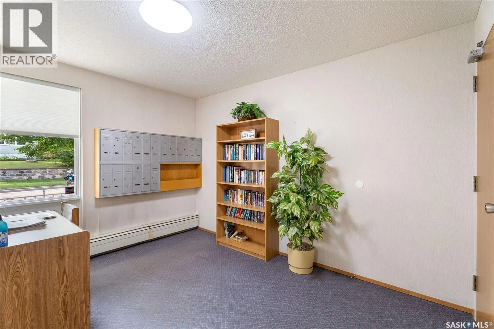 306 66 19th STREET W