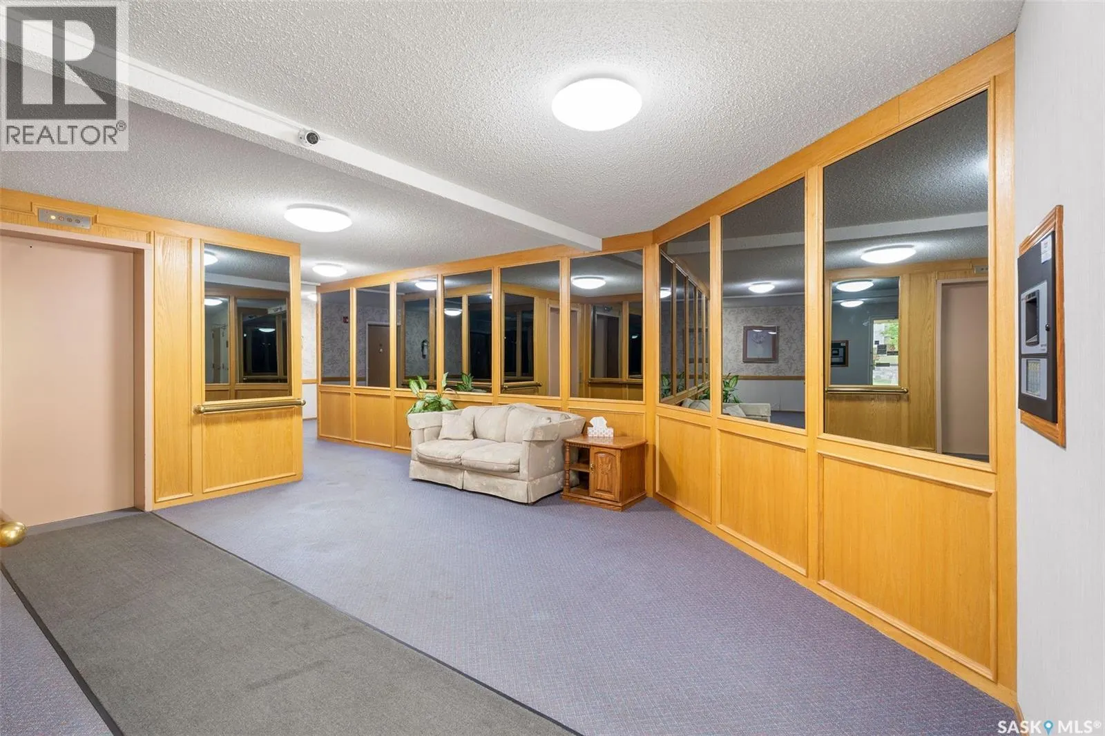 306 66 19th STREET W