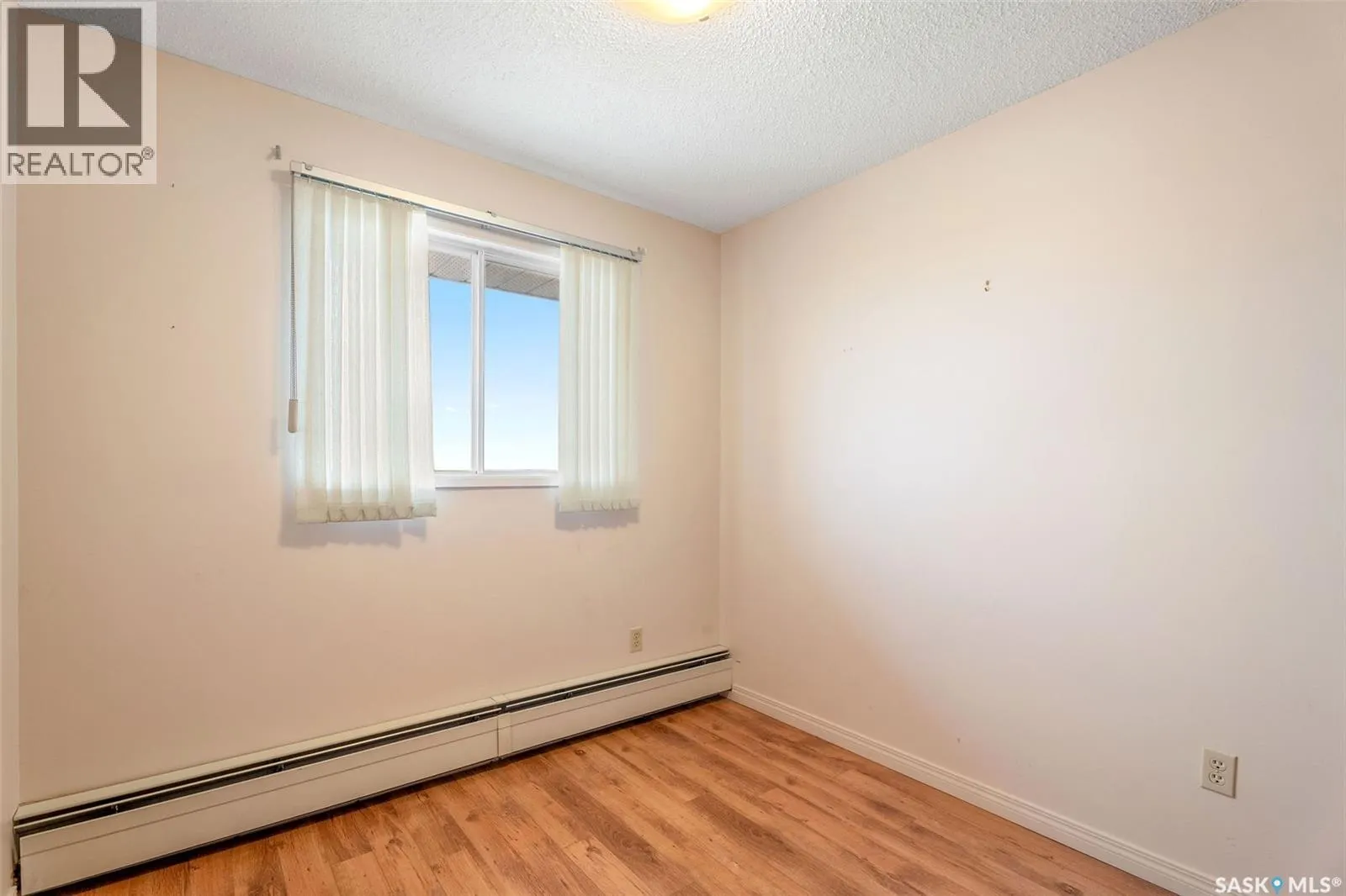 306 66 19th STREET W