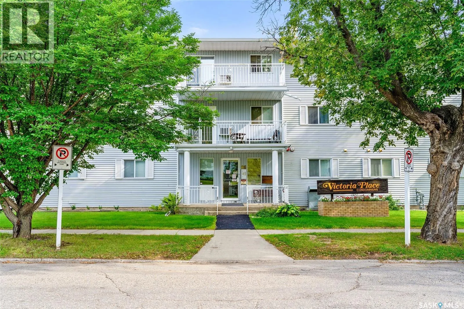306 66 19th STREET W