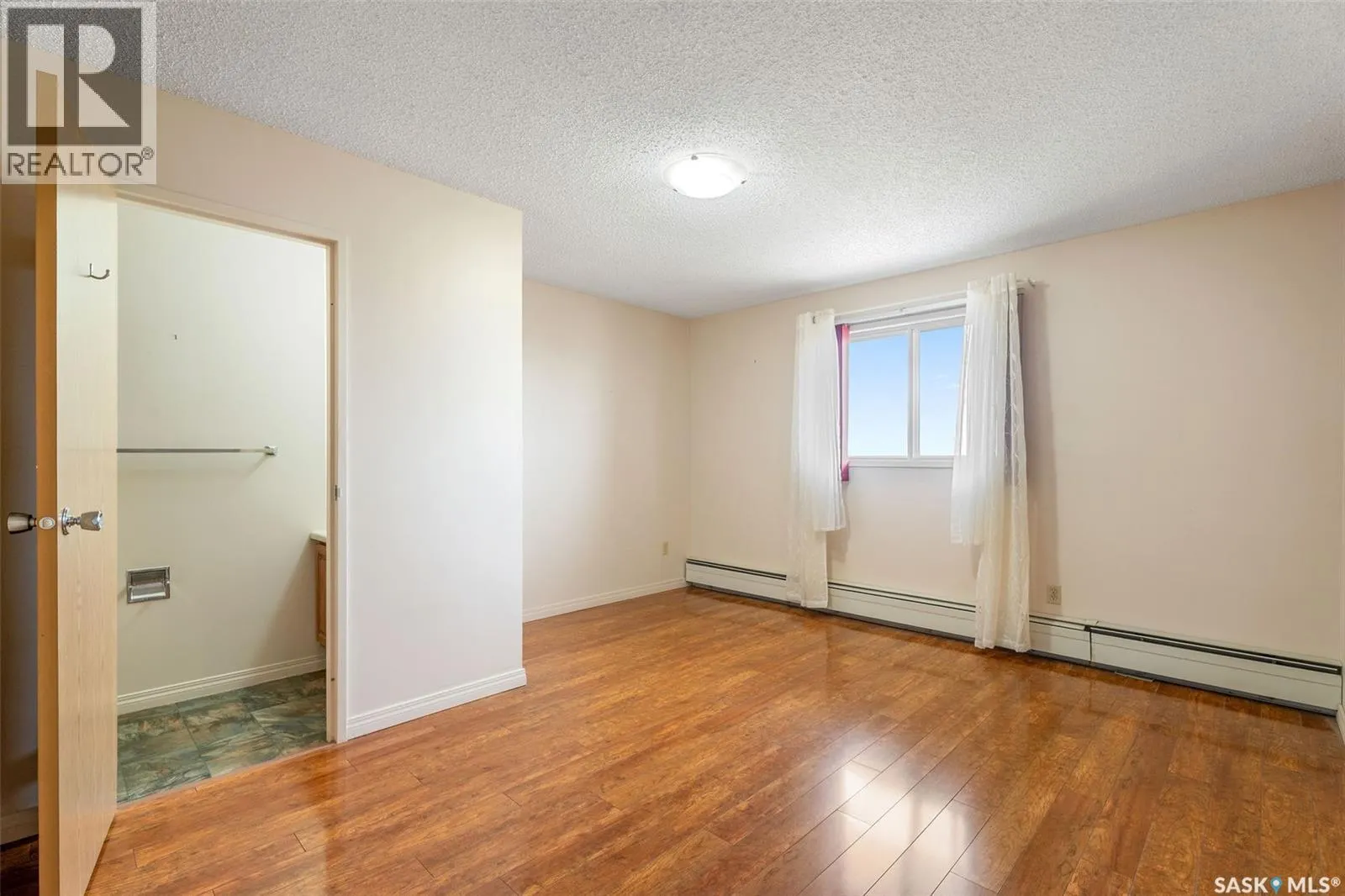 306 66 19th STREET W