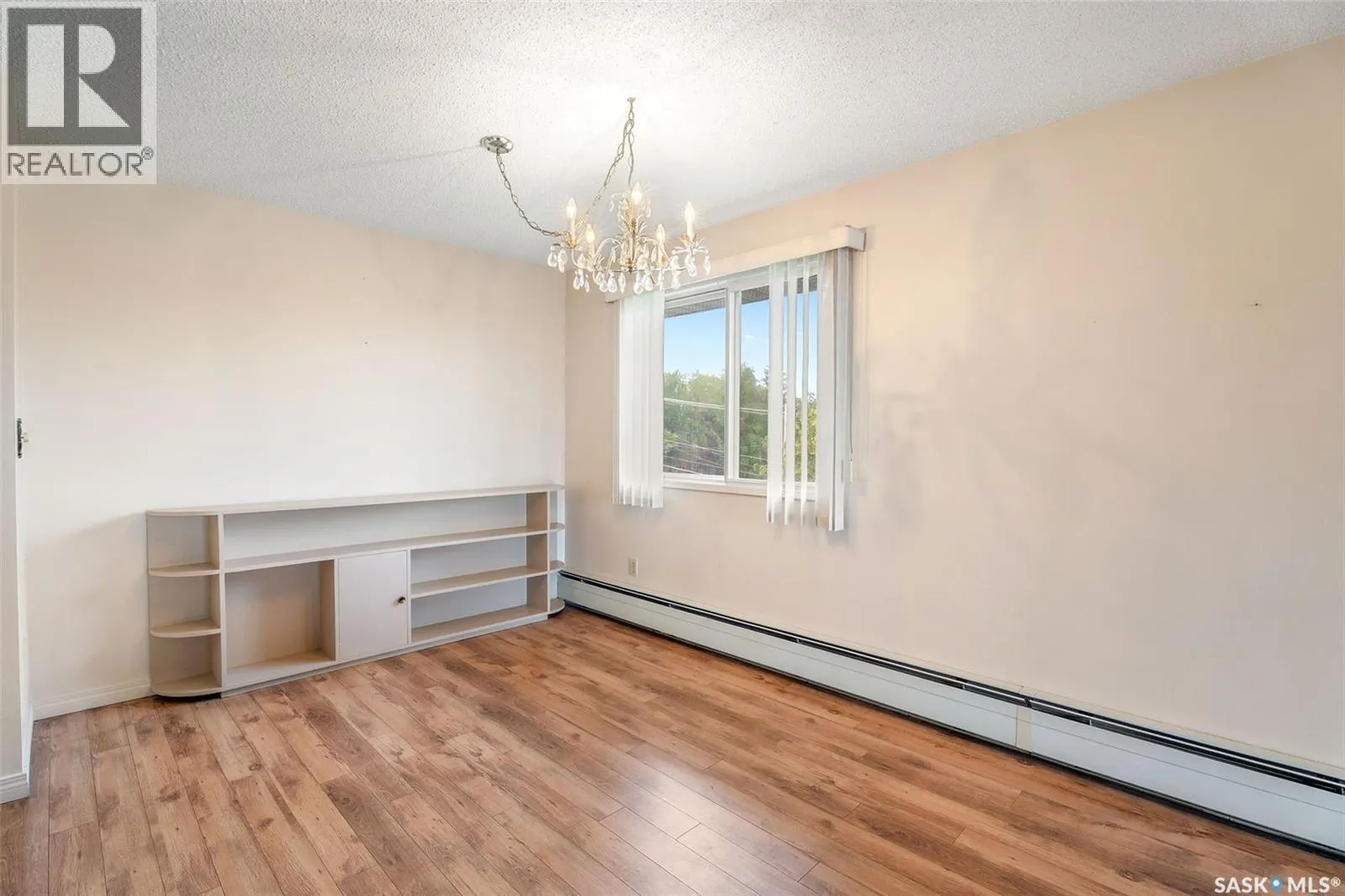 306 66 19th STREET W