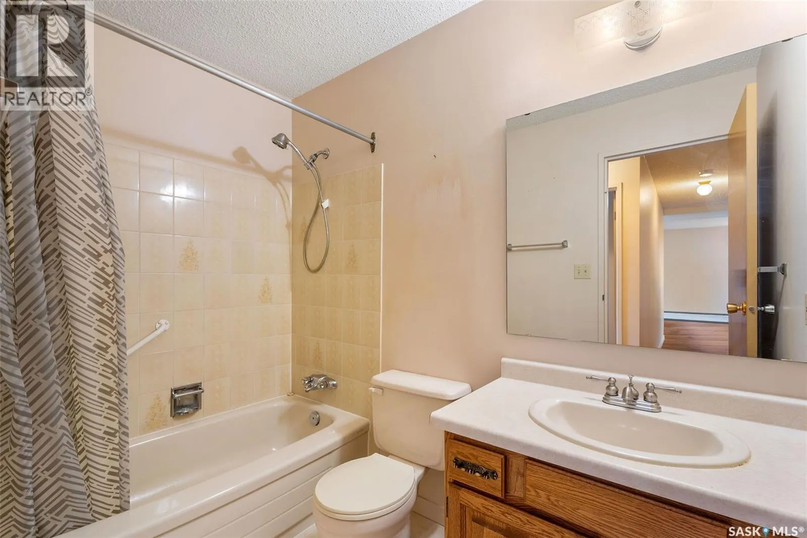 306 66 19th STREET W