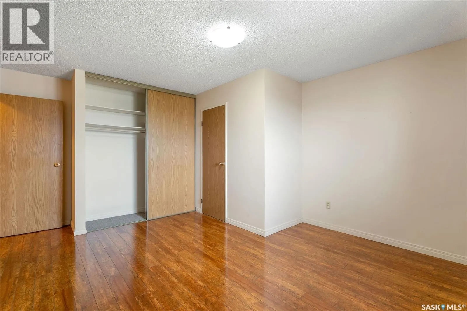 306 66 19th STREET W