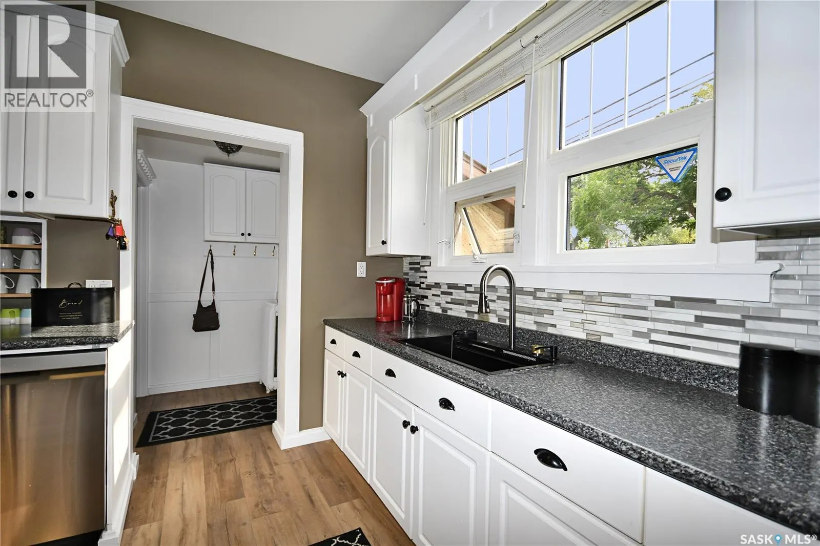400 21st STREET W