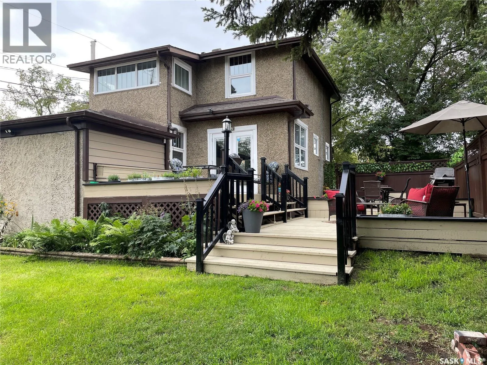 400 21st STREET W