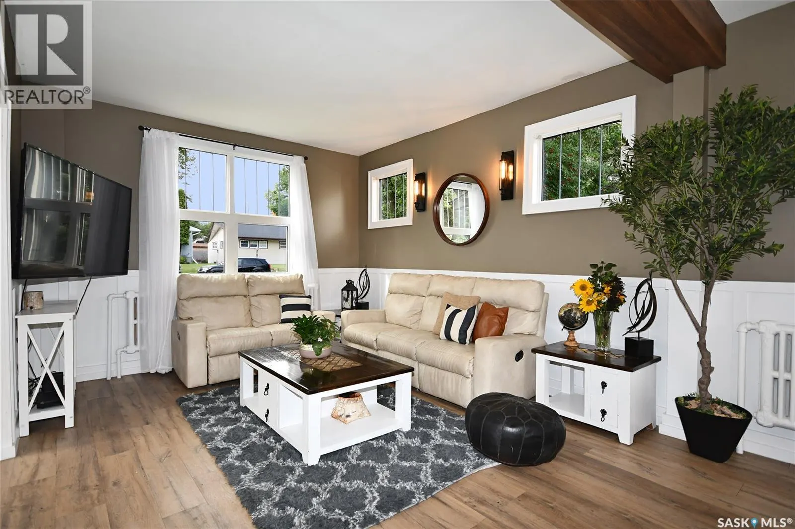 400 21st STREET W