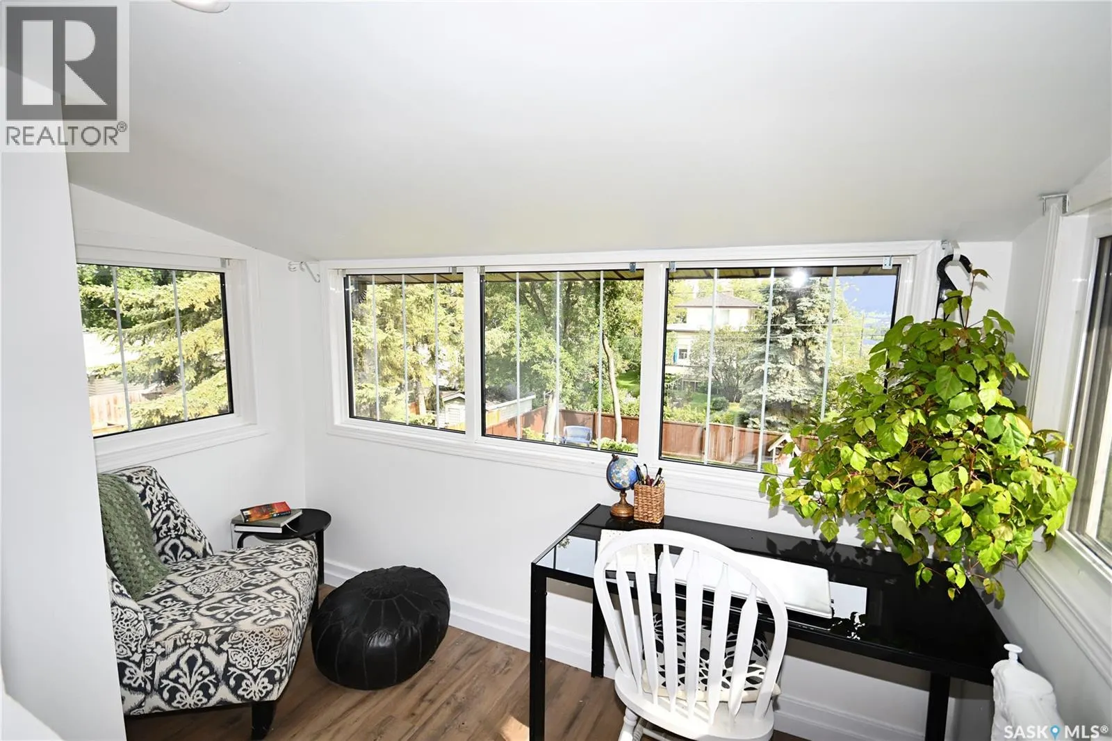 400 21st STREET W