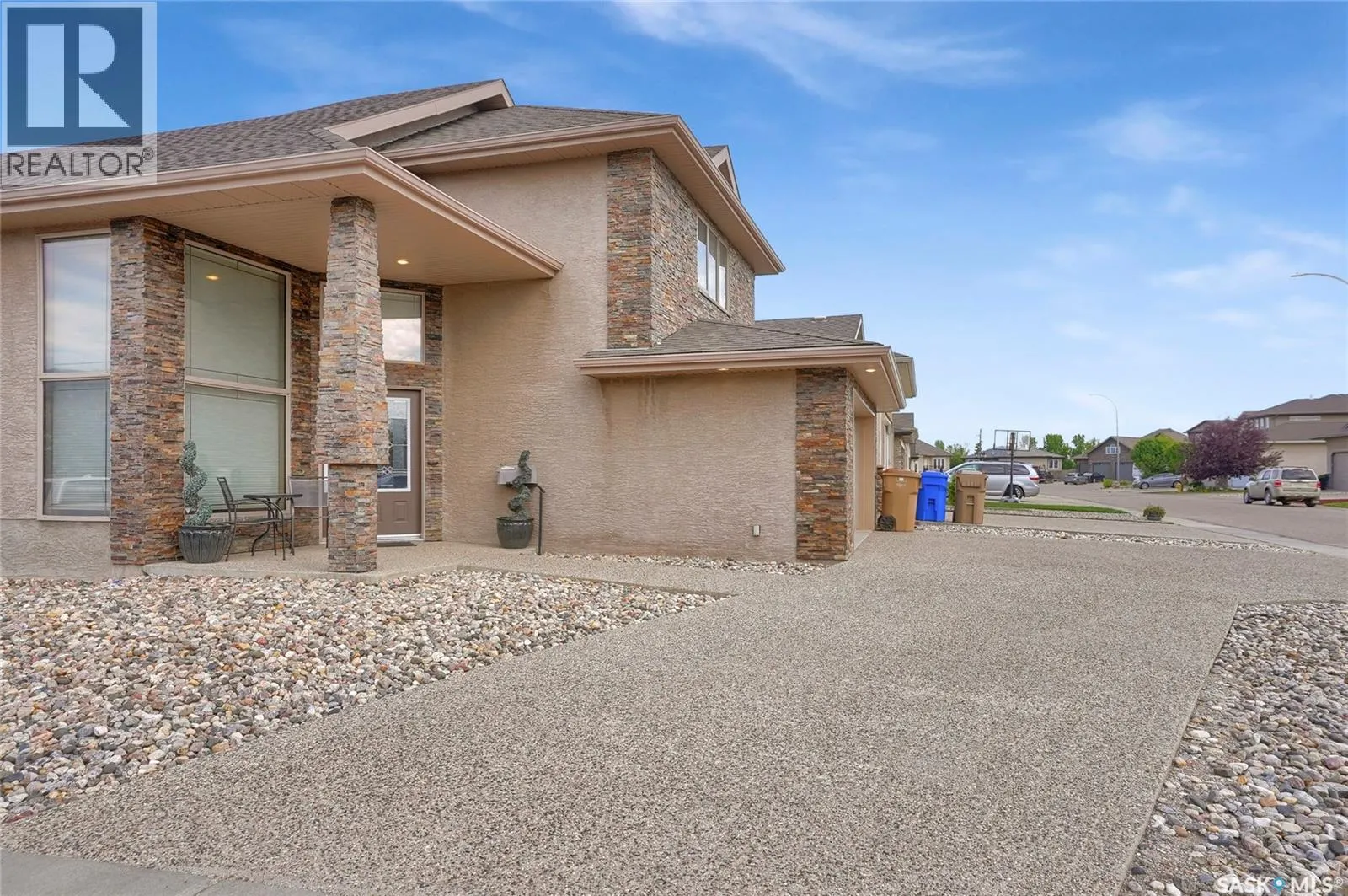 2402 Jameson CRESCENT