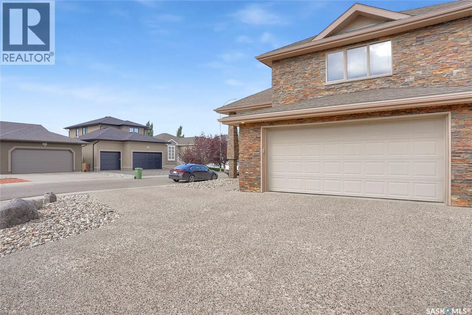 2402 Jameson CRESCENT