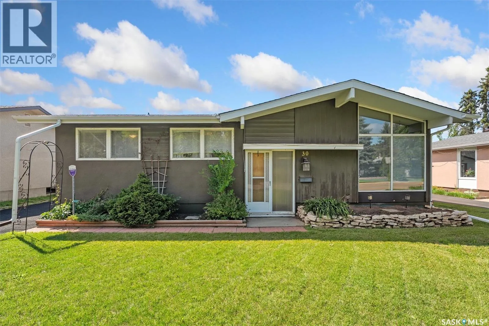 30 Spinks DRIVE